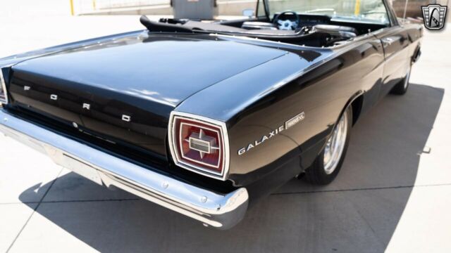 Ford Galaxie 1966 image number 46