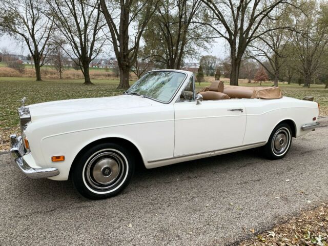 Rolls-Royce Corniche 1971 image number 3