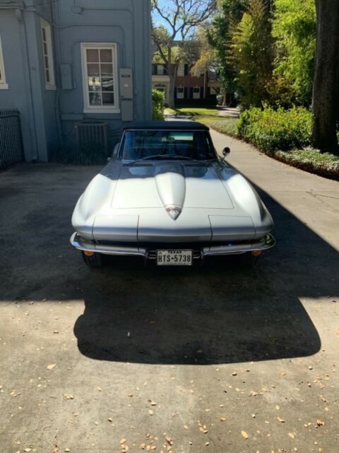 Chevrolet Corvette 1965 image number 15