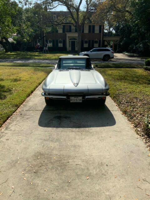 Chevrolet Corvette 1965 image number 46