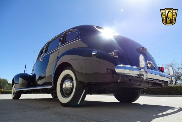 Packard Custom 1940 image number 10