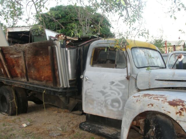 Ford Pickup 1949 image number 2