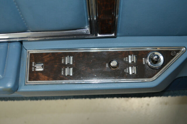 Lincoln Continental 1979 image number 34