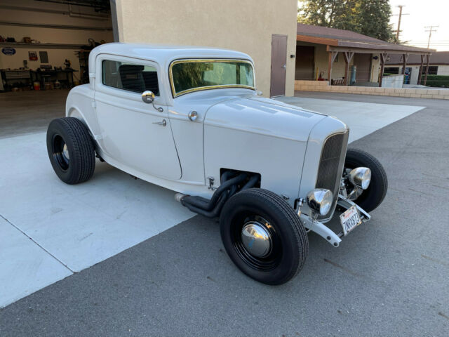 Ford 3 window Coupe 1932 image number 1