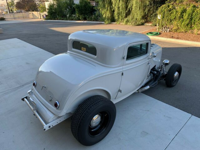 Ford 3 window Coupe 1932 image number 3