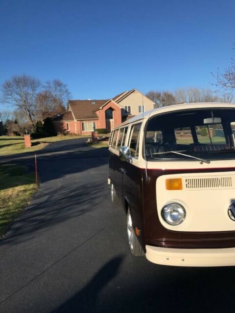 Volkswagen Bus/Vanagon 1977 image number 4