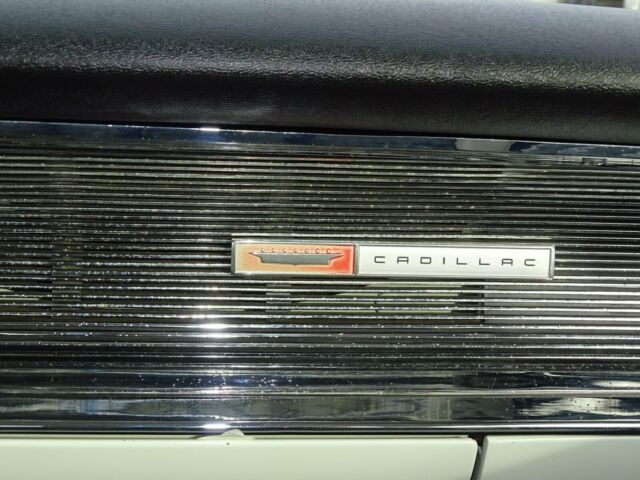 Cadillac DeVille 1960 image number 38