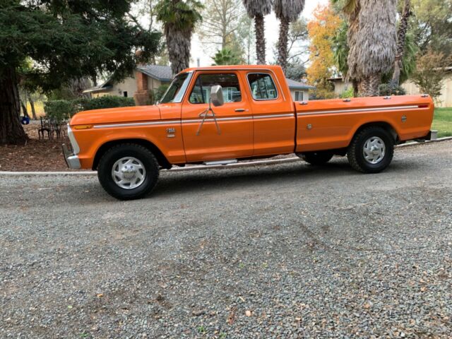 Ford F-250 1976 image number 0