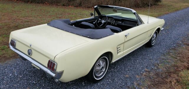 Ford Mustang 1966 image number 32