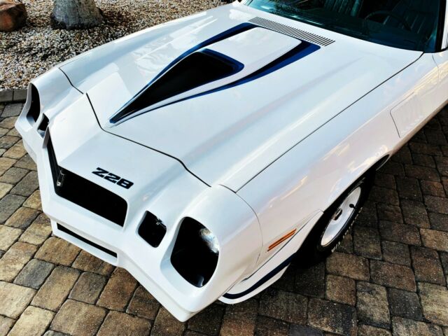 Chevrolet Camaro 1979 image number 7