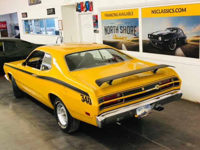 Plymouth Duster 1971 image number 28