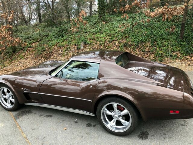 Chevrolet Corvette 1976 image number 0