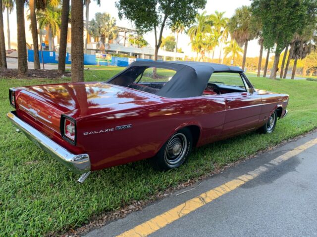 Ford Galaxie 1966 image number 37