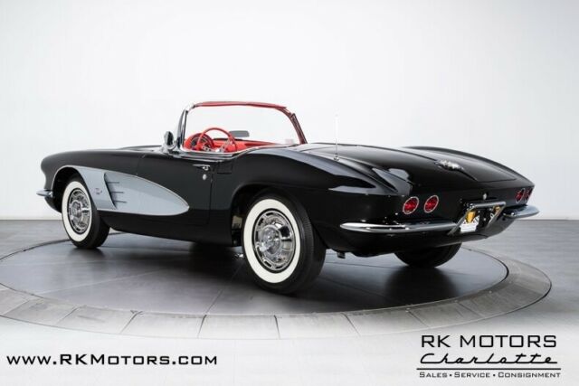 Chevrolet Corvette 1961 image number 10