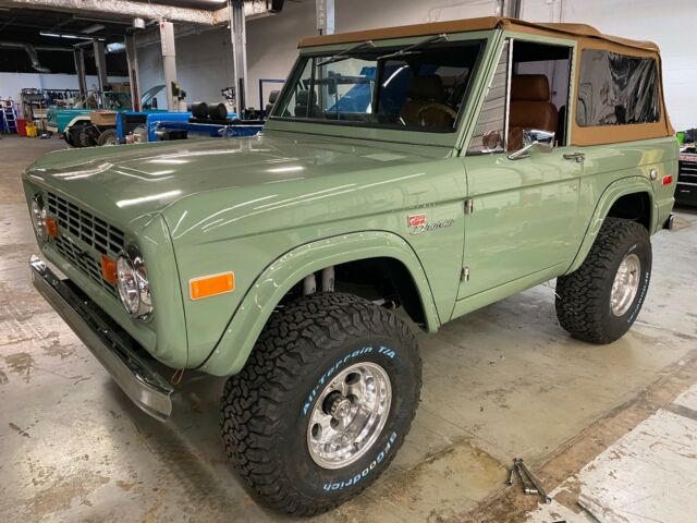 Ford Bronco 1976 image number 1