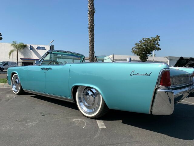 Lincoln Continental 1965 image number 0