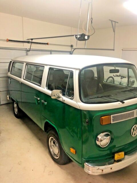 Volkswagen Bus/Vanagon 1977 image number 0