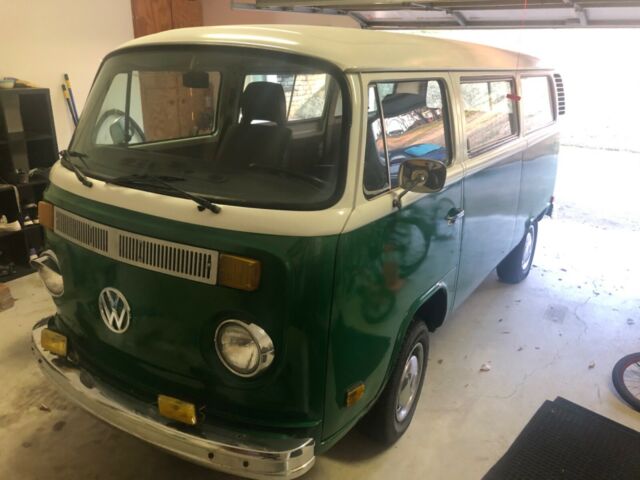 Volkswagen Bus/Vanagon 1977 image number 24