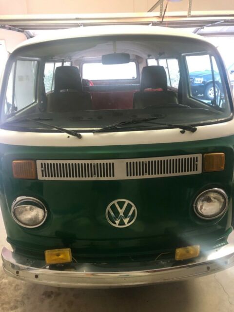 Volkswagen Bus/Vanagon 1977 image number 25