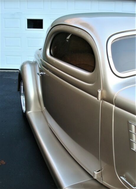 Ford 3 Window 1935 image number 7