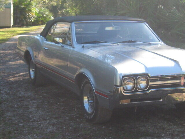 Oldsmobile Cutlass 1966 image number 17