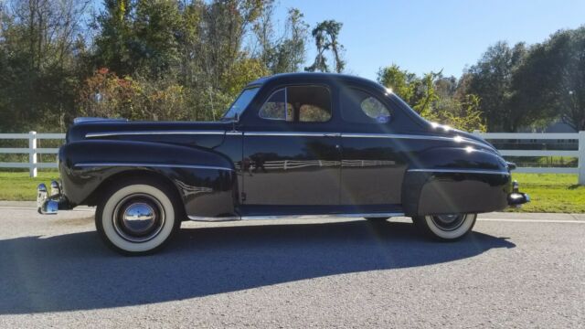 Ford Super Deluxe Business Coupe 1948 image number 1