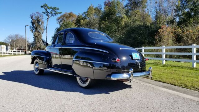 Ford Super Deluxe Business Coupe 1948 image number 2