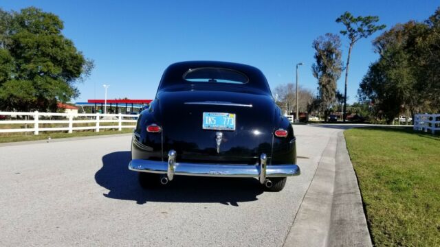 Ford Super Deluxe Business Coupe 1948 image number 21