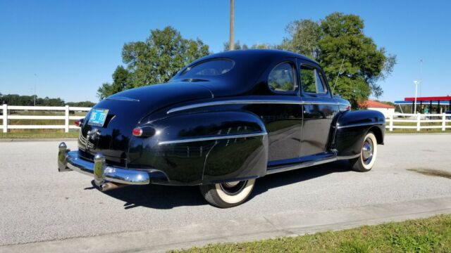 Ford Super Deluxe Business Coupe 1948 image number 4