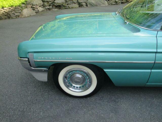 Oldsmobile Eighty-Eight 1961 image number 32