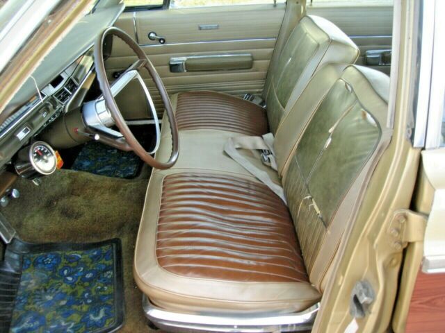 Chrysler Town & Country 1968 image number 7