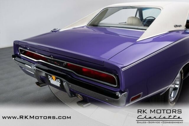 Dodge Charger 1970 image number 19