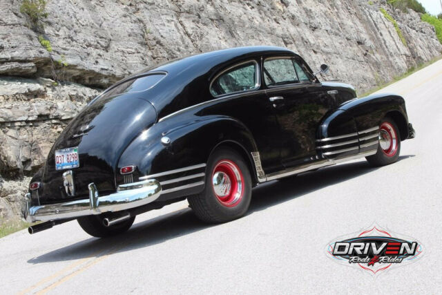 Chevrolet Fleetline Aero coupe 1948 image number 2