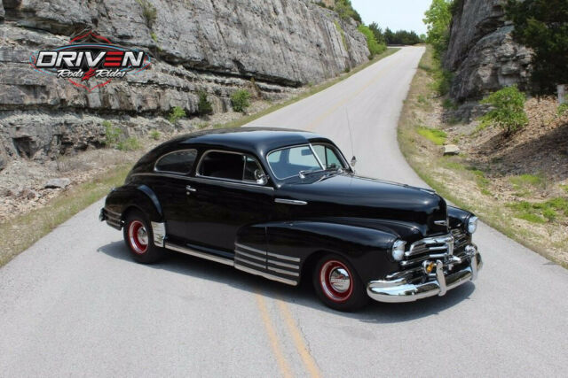 Chevrolet Fleetline Aero coupe 1948 image number 6