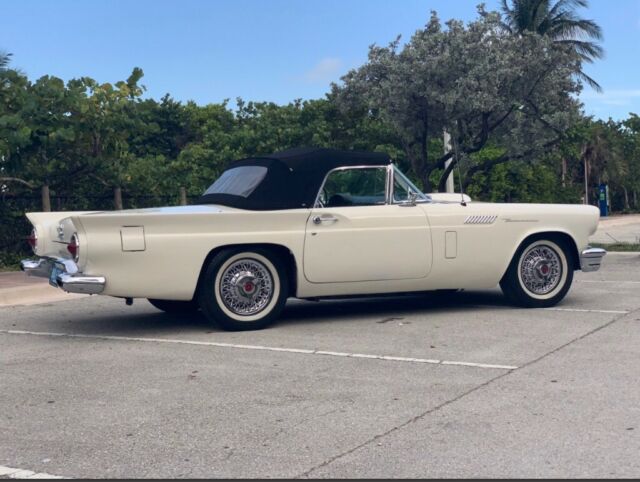 Ford Thunderbird 1957 image number 11