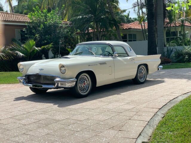 Ford Thunderbird 1957 image number 2