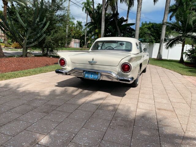 Ford Thunderbird 1957 image number 28