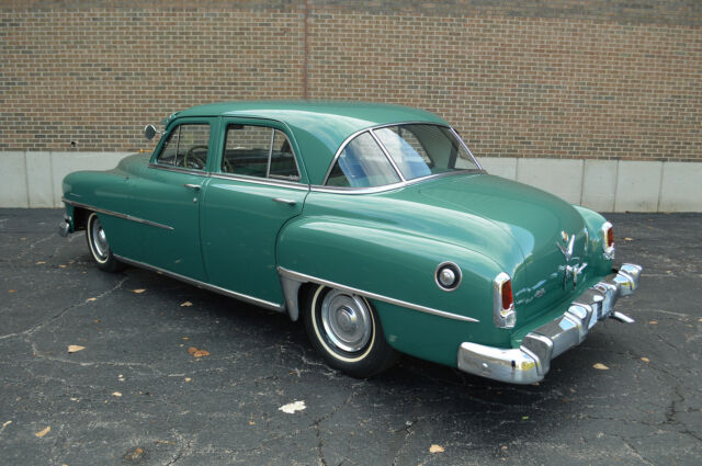 Chrysler Saratoga 1952 image number 31