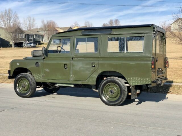 Land Rover 109 1971 image number 1