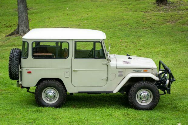 Toyota Land Cruiser 1974 image number 9