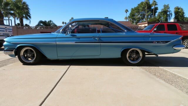 Chevrolet Impala 1961 image number 2