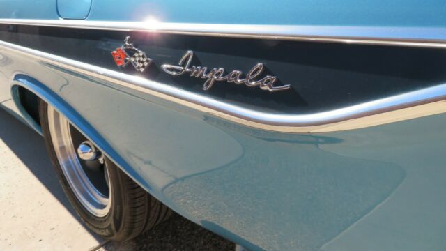 Chevrolet Impala 1961 image number 28