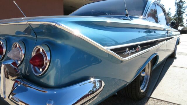 Chevrolet Impala 1961 image number 30