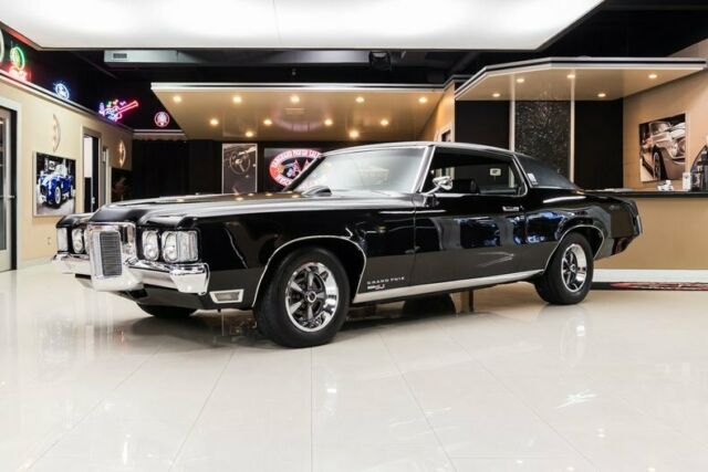 Pontiac Grand Prix 1969 image number 0