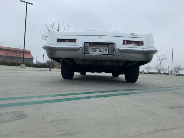 Buick Riviera 1964 image number 17