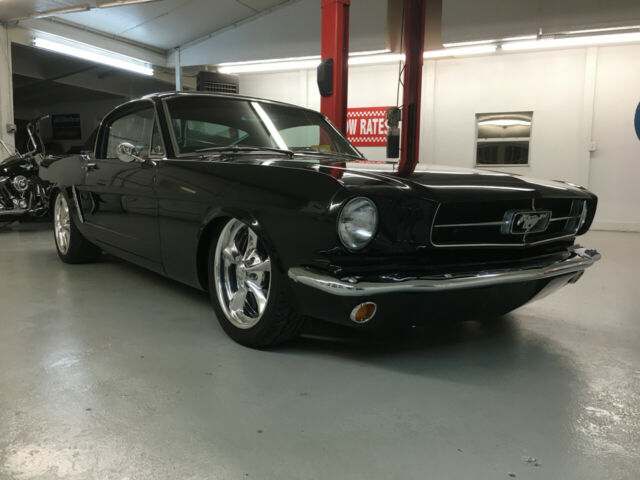 Ford Mustang 1965 image number 18