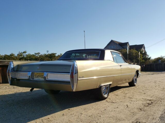 Cadillac DeVille 1967 image number 32