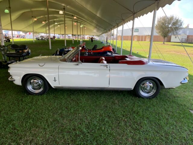 Chevrolet Corvair 1963 image number 1