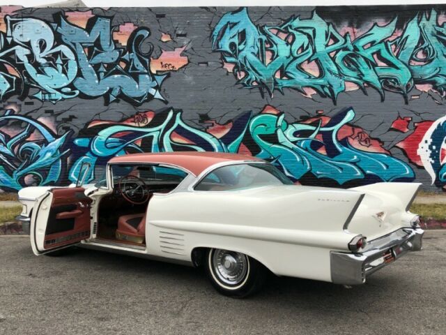 Cadillac DeVille 1958 image number 1