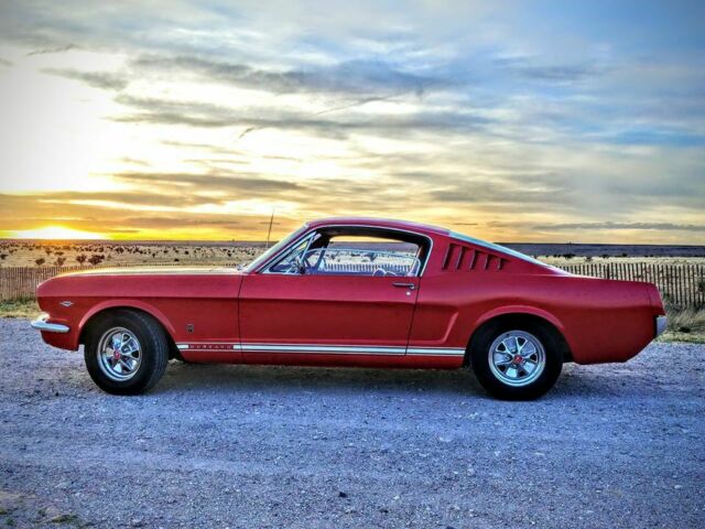 Ford Mustang 1965 image number 0